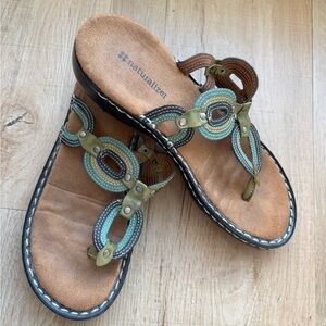 Naturalizer Brown Tan and Teal Leather Ring-Detail Sandals